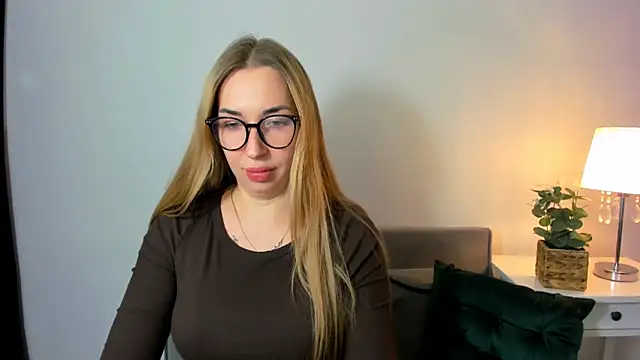 AriaDesire online show from December 2025 04:11:02 PM