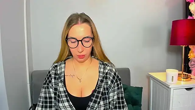 AriaDesire online show from December 2025 07:21:01 AM