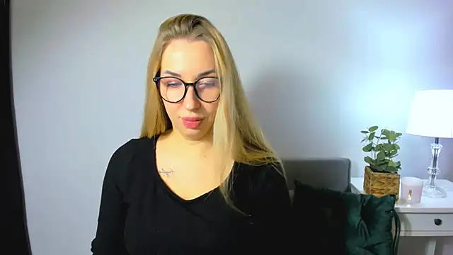 AriaDesire online show from December 2025 07:51:02 AM