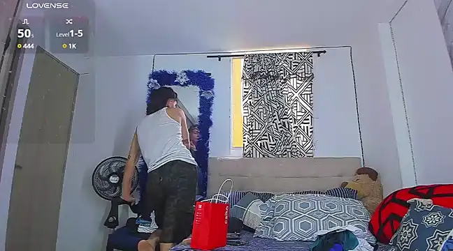 soyander03  online show from December 2024 06:54:02 PM