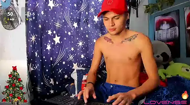 soyander03  online show from December 2024 02:27:02 PM
