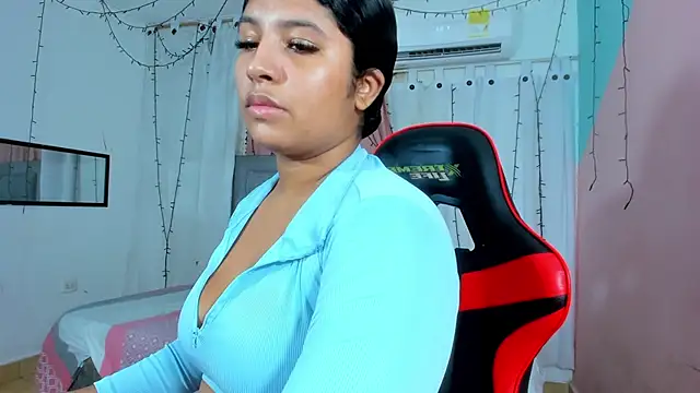 valentina 0  online show from November 2025 08:23:01 PM