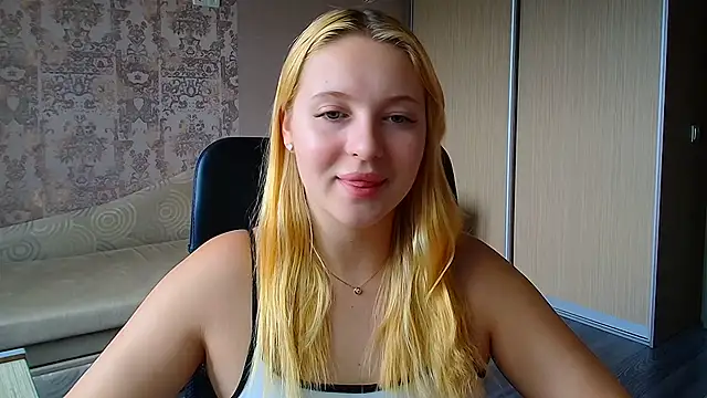 Snapshot of Milka_kiss_ chatting on July 2026 12:49:01 PM Milka kiss online show from July 2026 12:49:01 PM