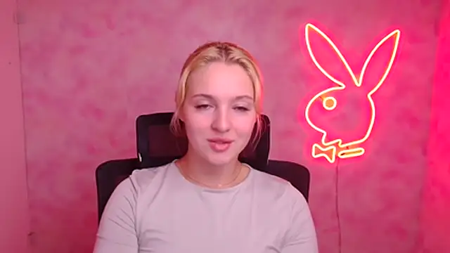 Milka kiss  online show from October 2025 12:06:02 PM