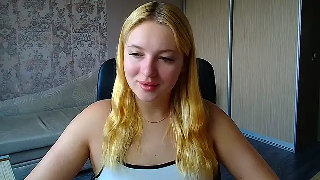 Snapshot of Milka_kiss_ chatting on June 2026 10:11:02 AM Milka kiss online show from June 2026 10:11:02 AM