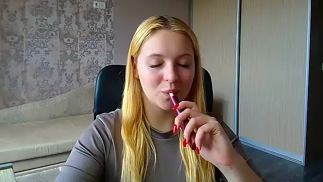 Snapshot of Milka_kiss_ chatting on June 2026 12:22:01 PM Milka kiss online show from June 2026 12:22:01 PM