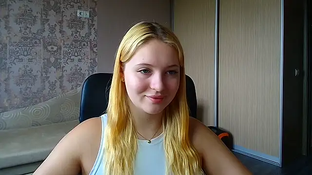 Snapshot of Milka_kiss_ chatting on July 2026 10:04:02 AM Milka kiss online show from July 2026 10:04:02 AM