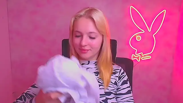 Milka kiss  online show from September 2025 05:46:01 AM