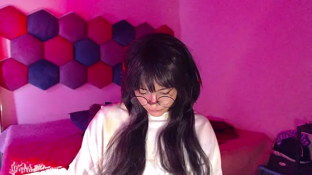 liz-beths online show from February 2025 05:15:01 PM