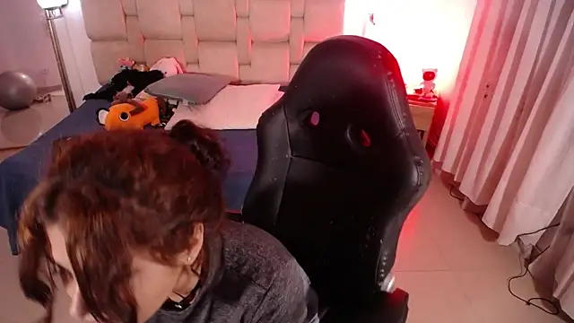 liz-beths online show from December 2024 04:04:02 AM