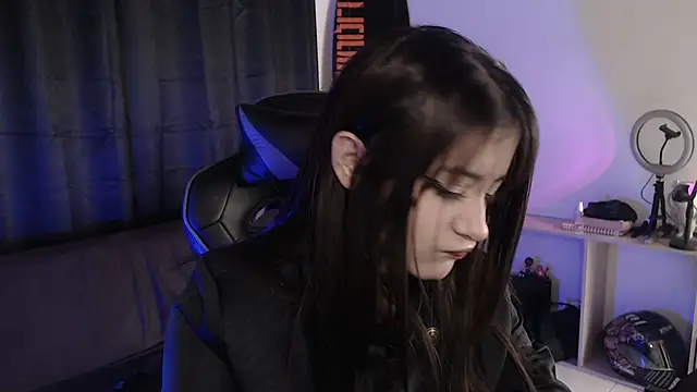 liz-beths online show from November 2025 12:44:01 AM