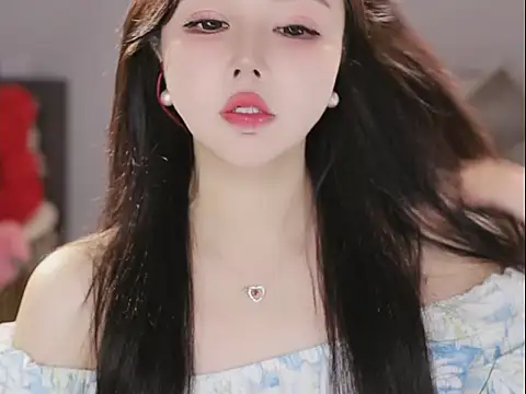 Qiaoqiao  online show from December 2025 09:25:01 AM