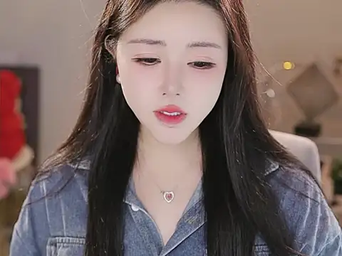 Qiaoqiao  online show from December 2025 04:22:01 PM