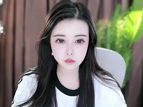 Qiaoqiao  online show from February 2025 01:22:01 PM
