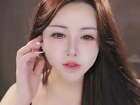 Qiaoqiao  online show from November 2025 01:59:01 PM