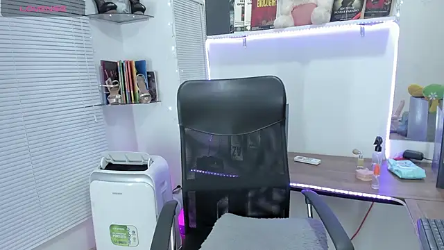 Snapshot of SWEETSAMY39715 chatting on March 2025 04:36:02 PM SWEETSAMY39715 online show from March 2025 04:36:02 PM