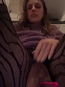 Snapshot of joie_20 chatting on February 2026 10:45:02 PM joie 20 online show from February 2026 10:45:02 PM