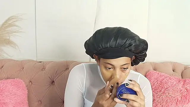 Snapshot of flavia_cruz chatting on April 2026 12:23:01 PM flavia cruz online show from April 2026 12:23:01 PM