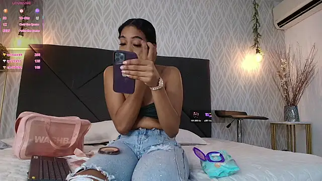 flavia cruz online show from November 2025 07:14:01 PM