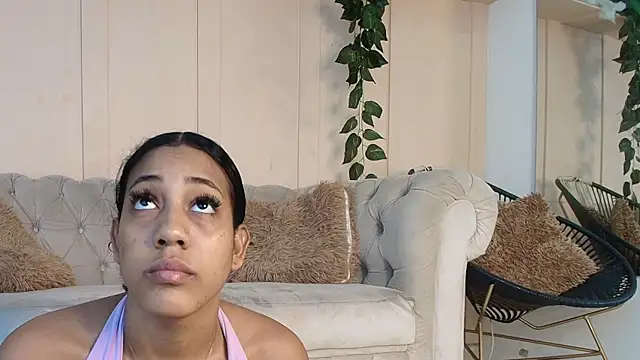 flavia cruz online show from December 2025 07:02:02 PM