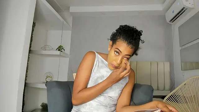 Snapshot of flavia_cruz chatting on May 2026 12:28:01 PM flavia cruz online show from May 2026 12:28:01 PM