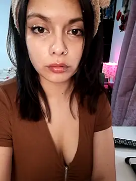 Snapshot of mia__katt chatting on February 2025 06:13:02 AM mia katt online show from February 2025 06:13:02 AM