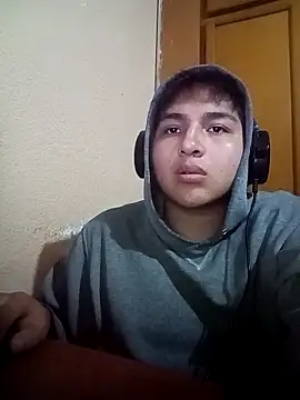 Snapshot of LoganFinds chatting on November 2025 12:48:01 AM LoganFinds online show from November 2025 12:48:01 AM