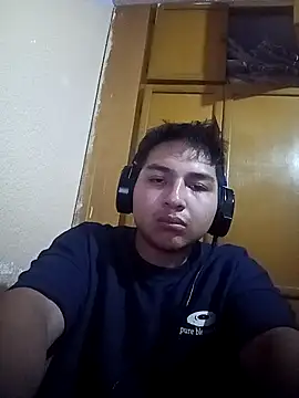 Snapshot of LoganFinds chatting on November 2025 03:22:01 AM LoganFinds online show from November 2025 03:22:01 AM