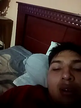 Snapshot of LoganFinds chatting on October 2025 11:24:02 PM LoganFinds online show from October 2025 11:24:02 PM