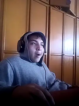 Snapshot of LoganFinds chatting on October 2025 02:21:02 PM LoganFinds online show from October 2025 02:21:02 PM