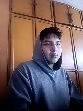 Snapshot of LoganFinds chatting on October 2025 03:48:01 PM LoganFinds online show from October 2025 03:48:01 PM