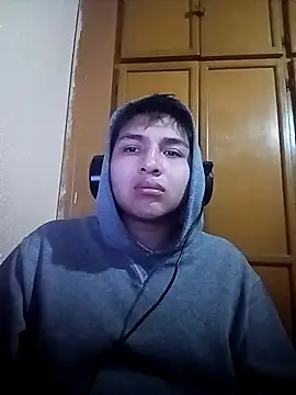 Snapshot of LoganFinds chatting on November 2025 02:48:01 AM LoganFinds online show from November 2025 02:48:01 AM