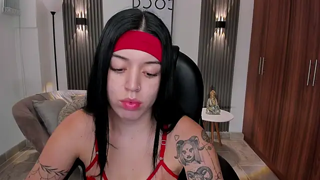 zoee jackson online show from June 2026 07:47:01 PM