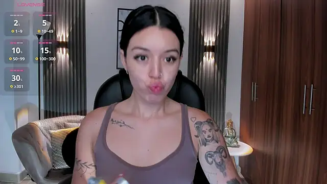 zoee jackson online show from June 2026 06:35:02 PM