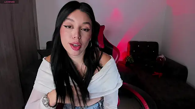 zoee jackson online show from May 2026 04:30:02 AM