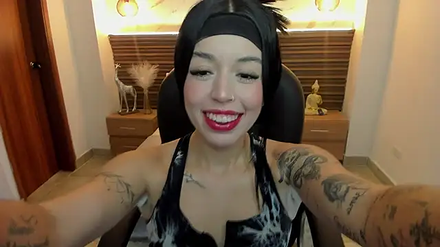 zoee jackson online show from June 2026 06:50:01 PM