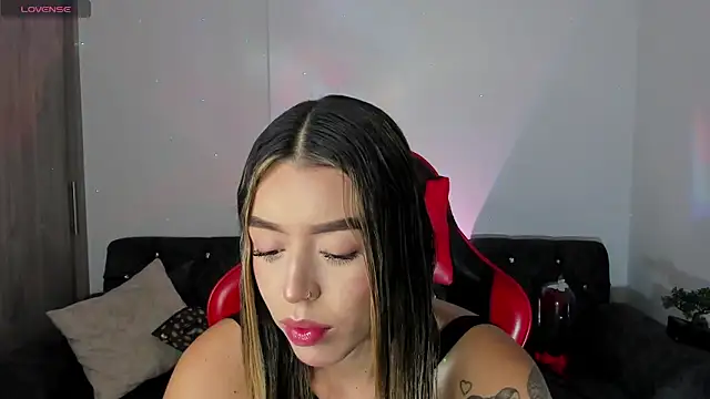 Snapshot of zoee_jackson chatting on November 2025 01:20:01 AM zoee jackson online show from November 2025 01:20:01 AM