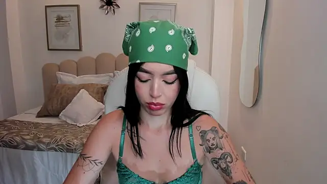 zoee jackson online show from May 2026 07:33:01 PM