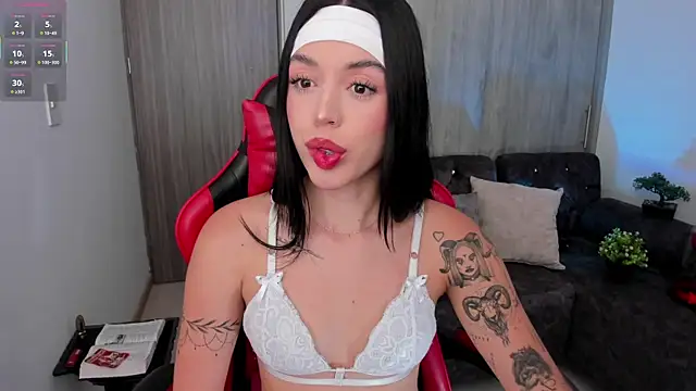 zoee jackson online show from February 2026 05:21:02 PM