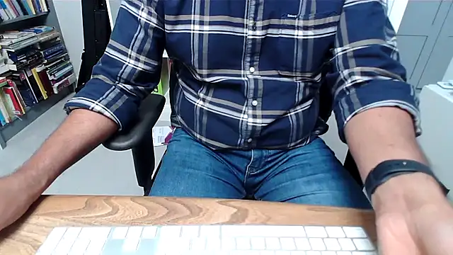 joe765193 online show from May 2026 04:29:02 PM