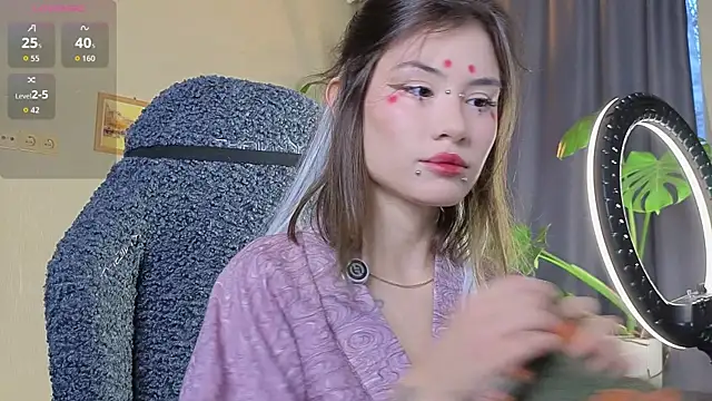 alicekiit online show from October 2025 01:41:01 PM