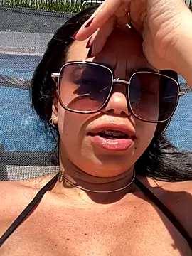 GrlAlice online show from November 2025 02:21:01 PM