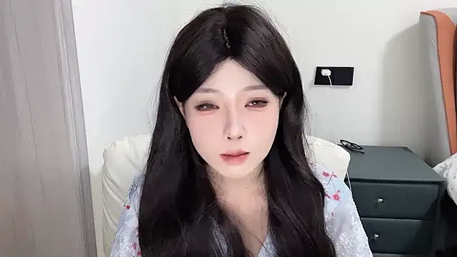 Snapshot of Q-ing chatting on March 2025 07:43:02 AM Q-ing online show from March 2025 07:43:02 AM