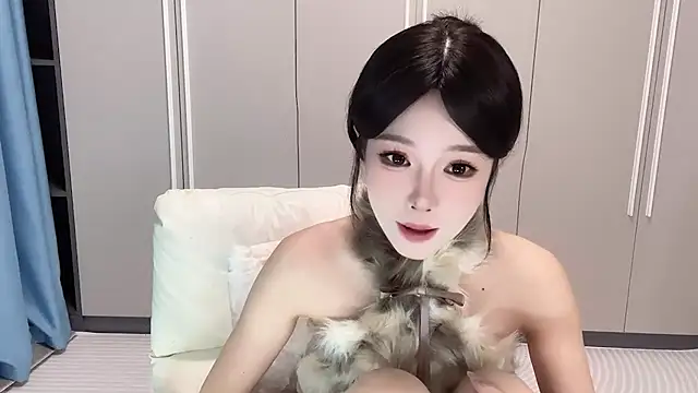 Snapshot of Q-ing chatting on September 2025 02:00:02 PM Q-ing online show from September 2025 02:00:02 PM