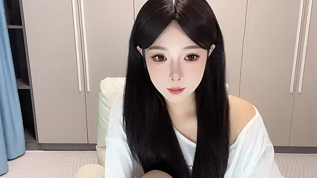 Snapshot of Q-ing chatting on September 2025 12:31:02 PM Q-ing online show from September 2025 12:31:02 PM