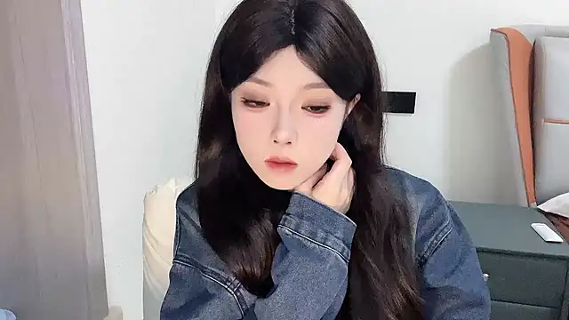 Snapshot of Q-ing chatting on February 2025 04:10:02 PM Q-ing online show from February 2025 04:10:02 PM