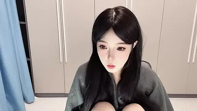 Snapshot of Q-ing chatting on November 2025 12:53:01 PM Q-ing online show from November 2025 12:53:01 PM