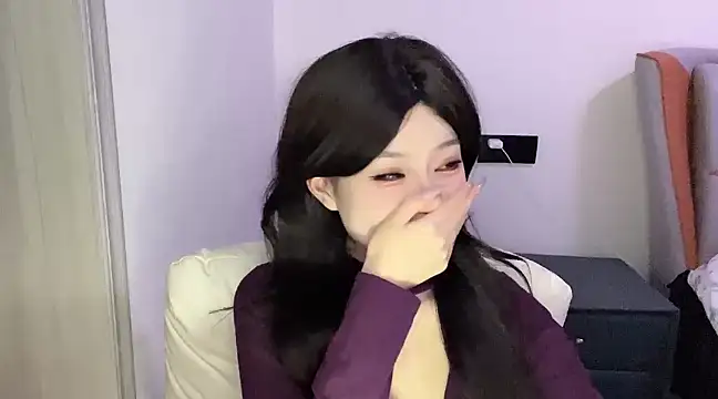 Snapshot of Q-ing chatting on March 2025 07:36:01 AM Q-ing online show from March 2025 07:36:01 AM