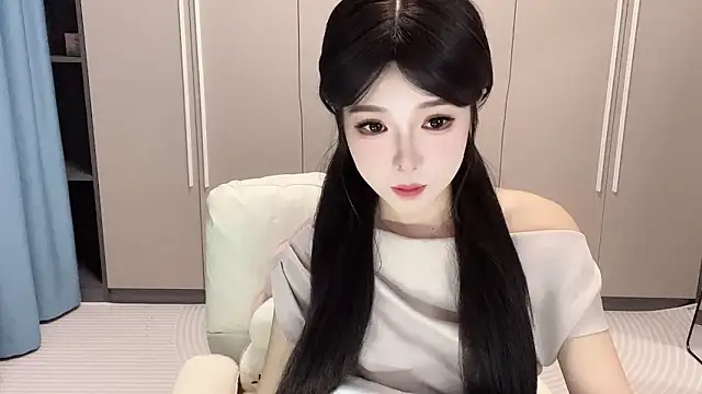 Snapshot of Q-ing chatting on September 2025 06:12:01 AM Q-ing online show from September 2025 06:12:01 AM