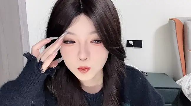 Snapshot of Q-ing chatting on March 2025 01:37:01 AM Q-ing online show from March 2025 01:37:01 AM